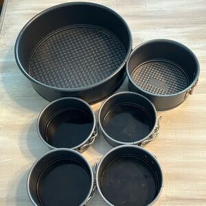 Cheesecake/cake pans( total 8)